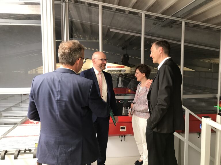 Staatssekretär Thomas Kralinski zu Gast bei Group Group